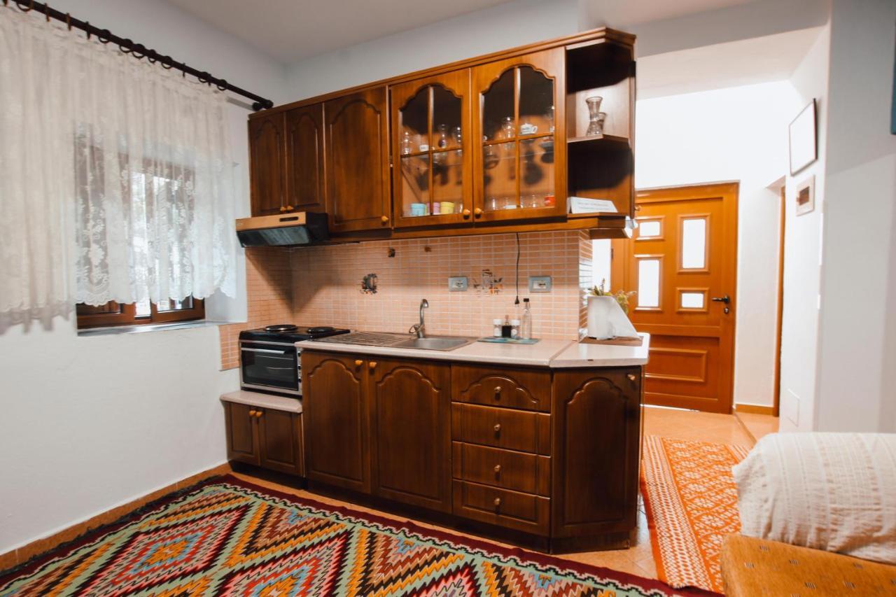 Bb Traditional Apartment ジロカストラ エクステリア 写真