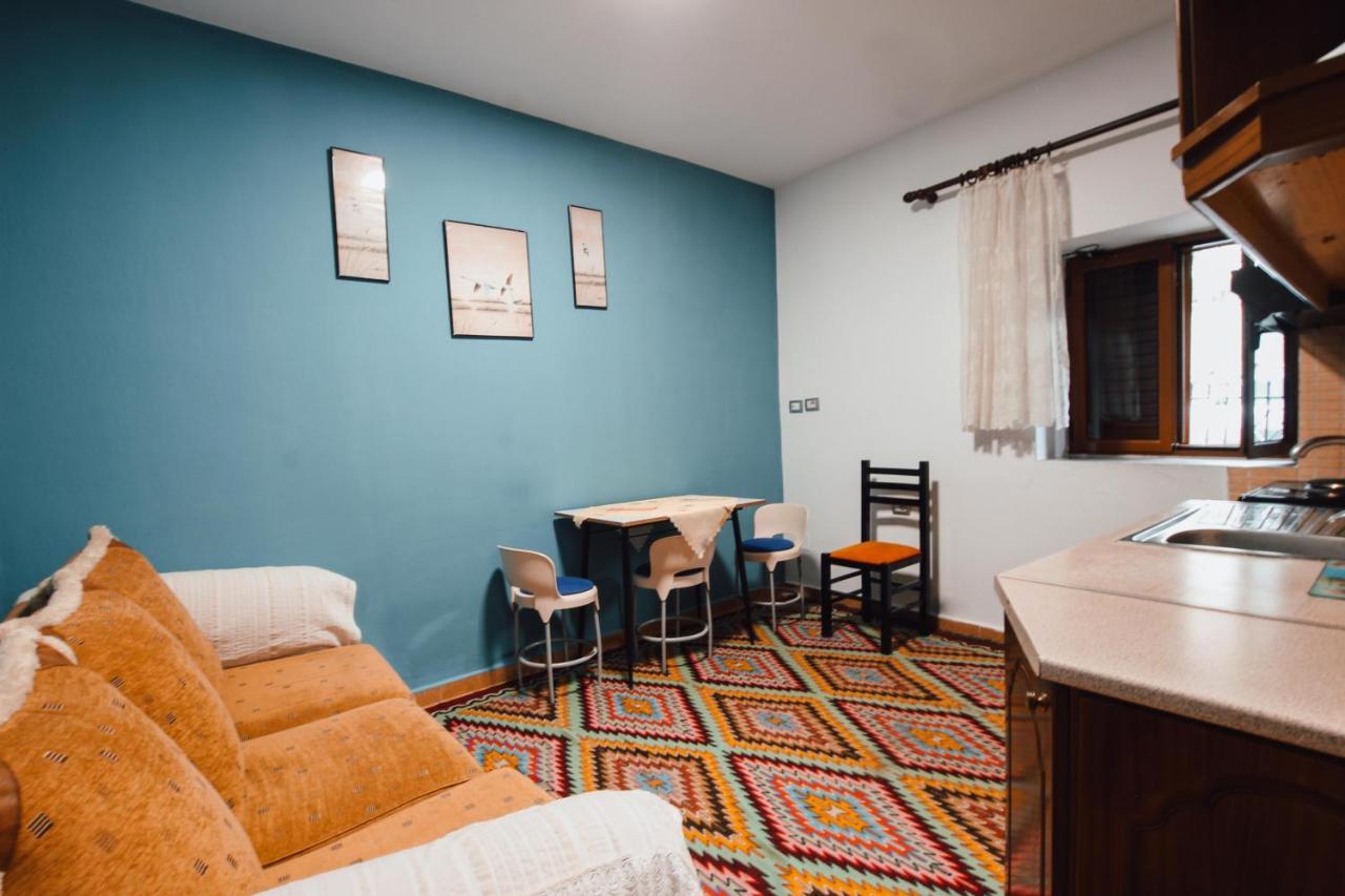 Bb Traditional Apartment ジロカストラ エクステリア 写真