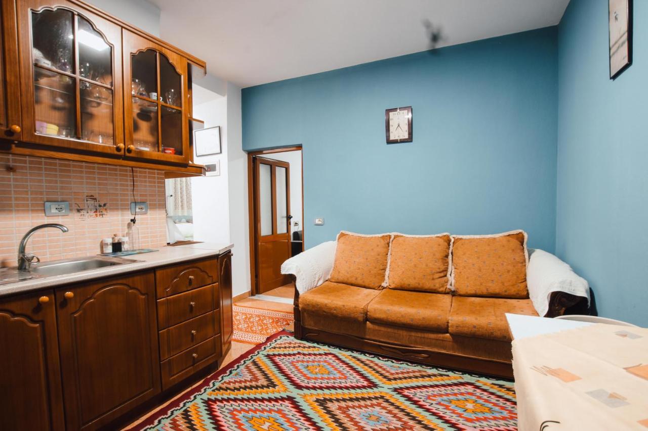 Bb Traditional Apartment ジロカストラ エクステリア 写真